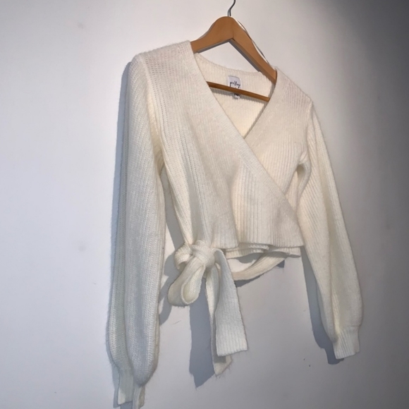 Princess Polly Knitted ❄️🤍 White Wrap Sweater - Picture 3 of 5